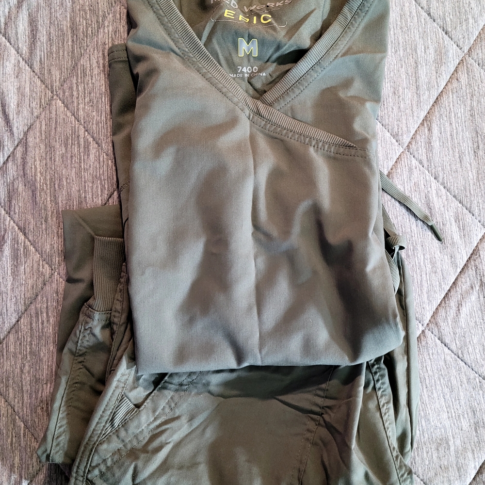 Epic Threads Olive Green Track Pants & Joggers Set